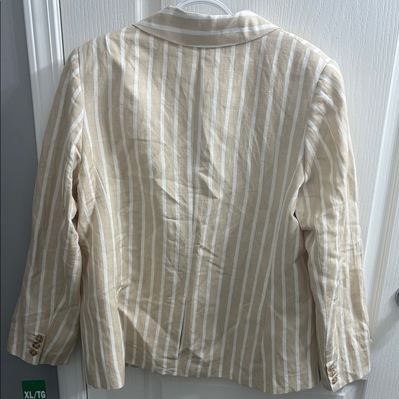 Philosophy Tan and White Pinstripe Blazer with Notched Lapel - Picture 3 of 3